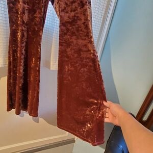 NWT TORRID Sz 3 Crushed Velvet Flared , Dark Pink w Pockets Root Beer, Elastic